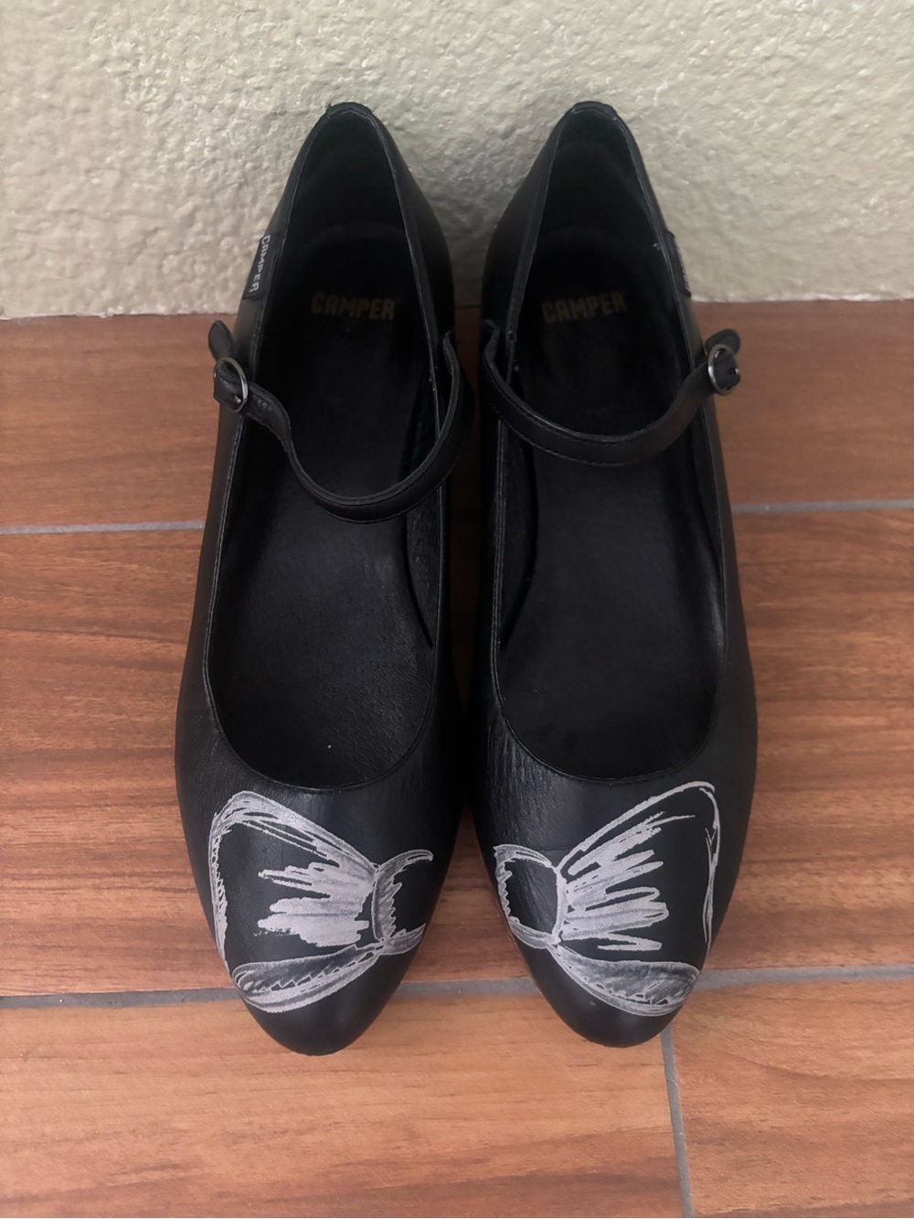 RARE!!Camper Twins Women’s Mary Jane Bow Tie Graphic Pump Wedge Size: EU 39 US 8